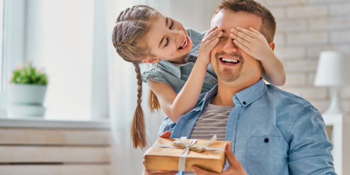 5 razones para regalar gafas el Día del Padre-Ópticas Lafam